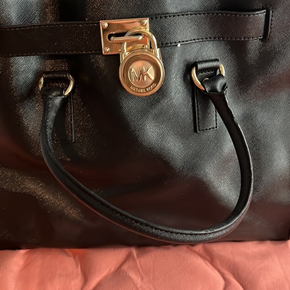 black michael kors purse - Picture 2 of 8